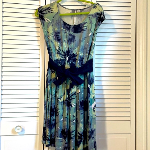 Classy sundress - Picture 6 of 6